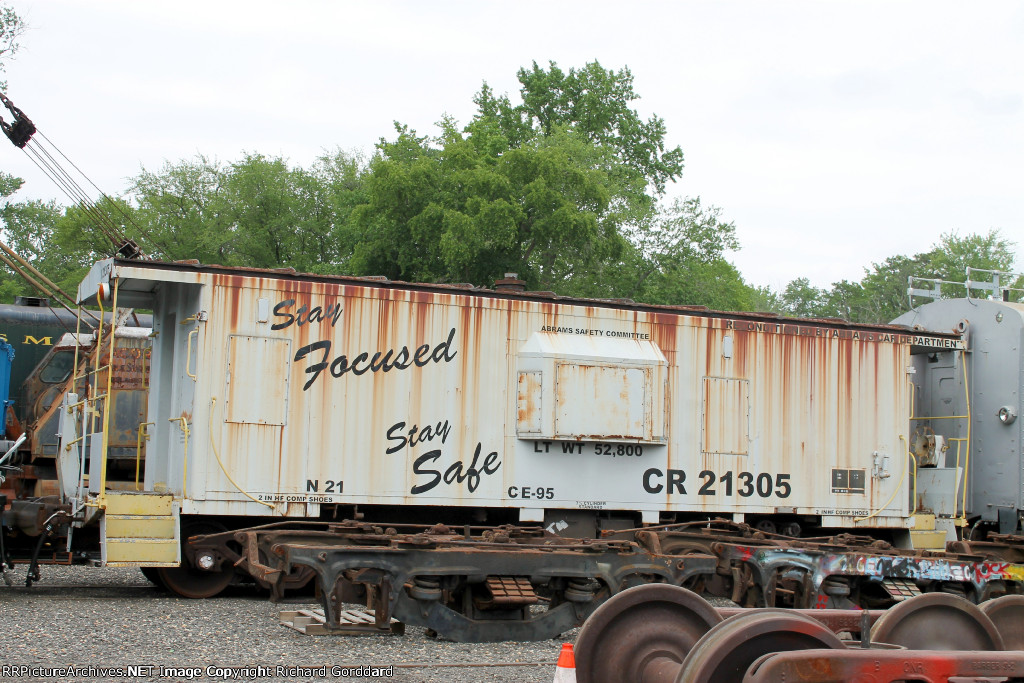 Caboose CR 21305